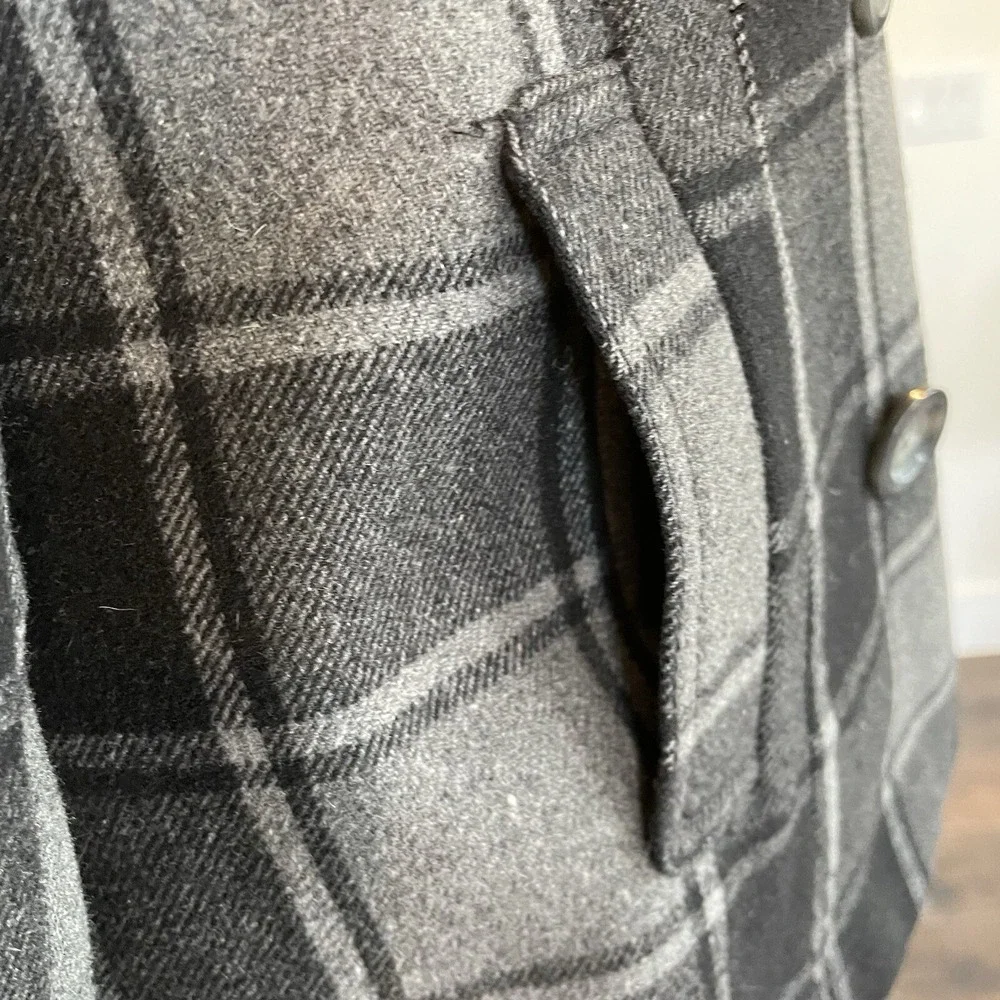 OLD NAVY Women's Gray Black Plaid Double Breasted Peacoat Jacket Medium Wool Bld